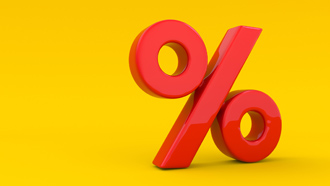 Símbolo de percentagem vermelho sobre fundo laranja a propósito dos descontos do cartão DECO+